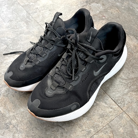 Nike react running shoes - Picture 1 of 3